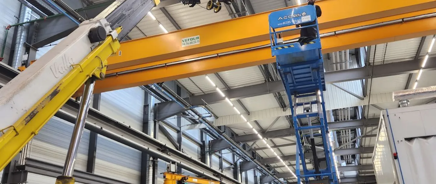 Two Synchronised Verlinde Hoists Deliver Precision Lifting
