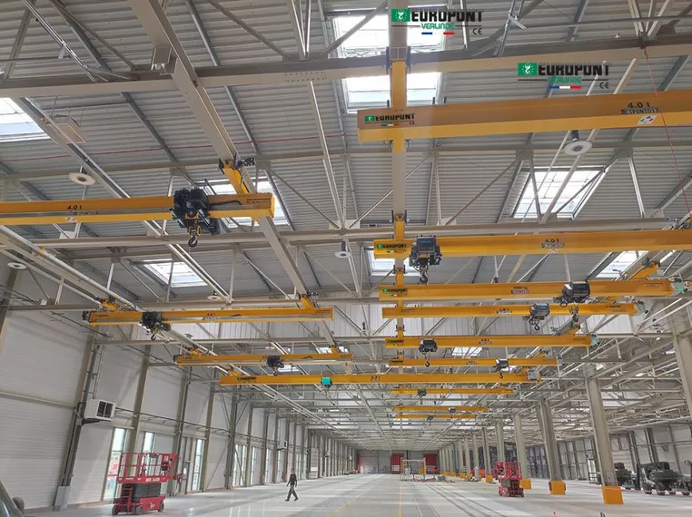 15 overhead cranes from SERE Maintenance now equip Manitou Group's new aerial work platform plant