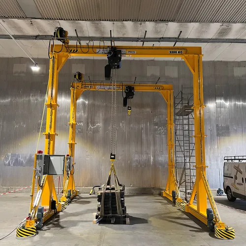 A complete lifting solution delivered to AGCO by Manelec