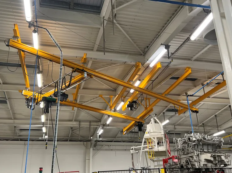 A complete lifting solution delivered to AGCO by Manelec