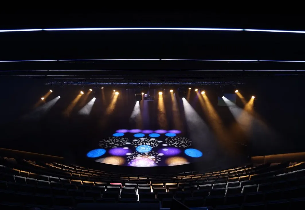 27 Verlinde STAGEMAKER electric chain hoists now power the new lighting system at Lithuania's renowned Keistuoliai Theatre